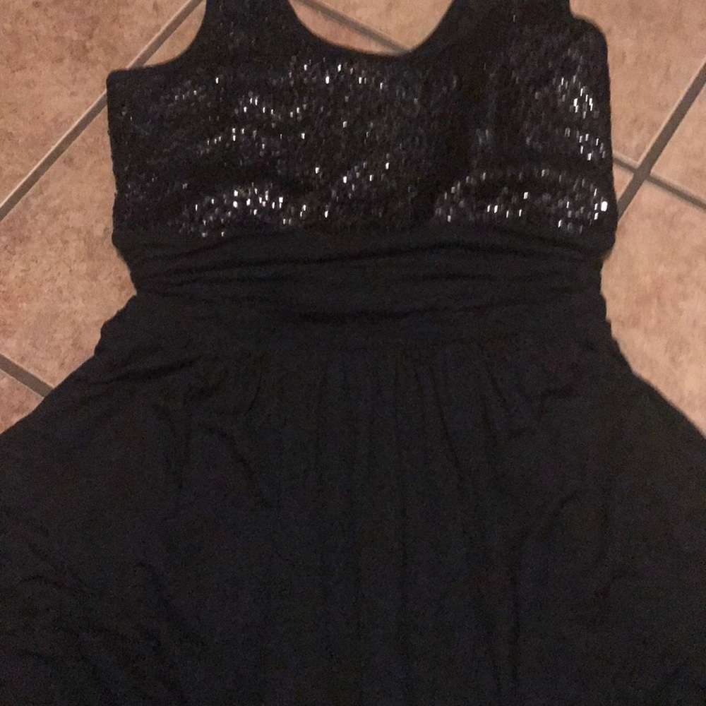 LBD - Picture 5 of 5